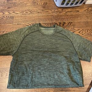 lululemon Metal Vent SS - medium - dark olive and green